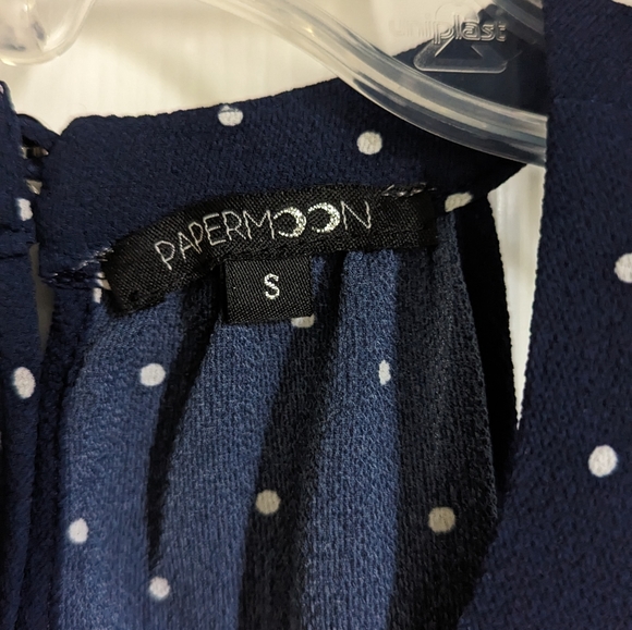 Bonney keyhole halter sleeveless blouse - Picture 4 of 7